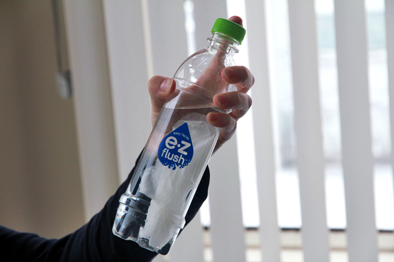 Test hautement scientifique avec le papier hygiénique Majesta EZ Flush + Concours #MajestaEZ