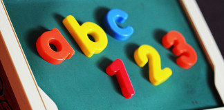 10 activités pour initier les petits aux chiffres et aux lettres