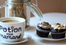 Gagnez un autocollant Mamans avec Opinions pour décorer votre tasse de café