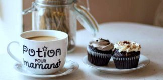 Gagnez un autocollant Mamans avec Opinions pour décorer votre tasse de café