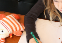 La peluche Avale-Soucis, une parfaite confidente Peluche Worry eater attrape-soucis